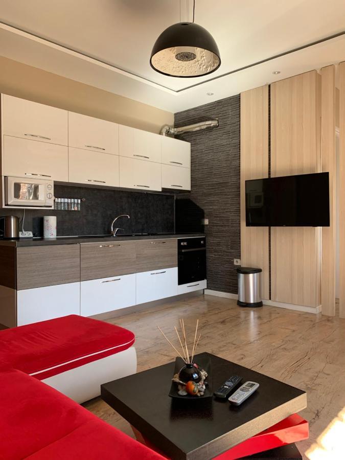 Haris Apartments Тирана Екстер'єр фото
