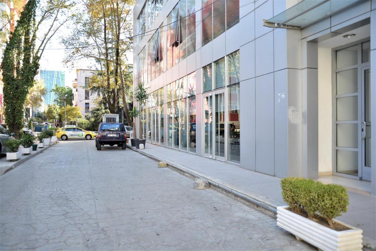 Haris Apartments Тирана Екстер'єр фото